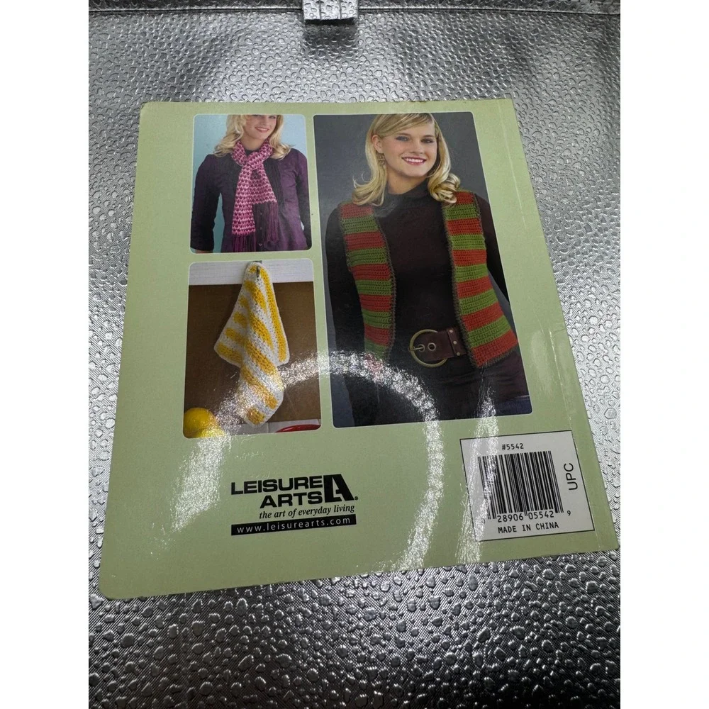 Leisure Arts Learn to Crochet Step-by-Step How-To Easy Projects Booklet 5542